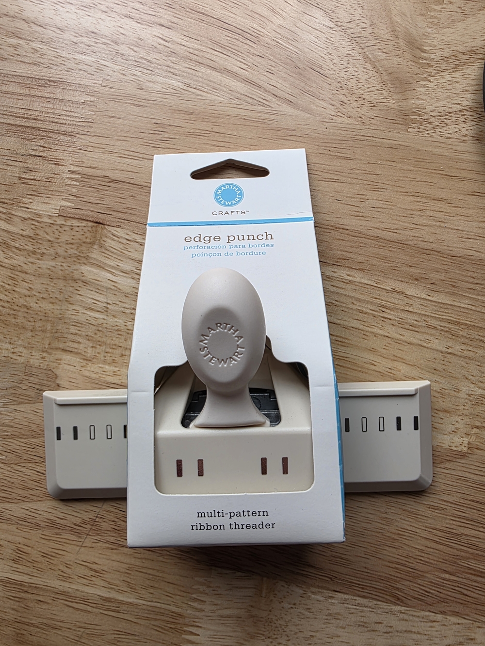 Martha Stewart Edge Punch with Multi-Pattern Ribbon Threader - Cream New In Box